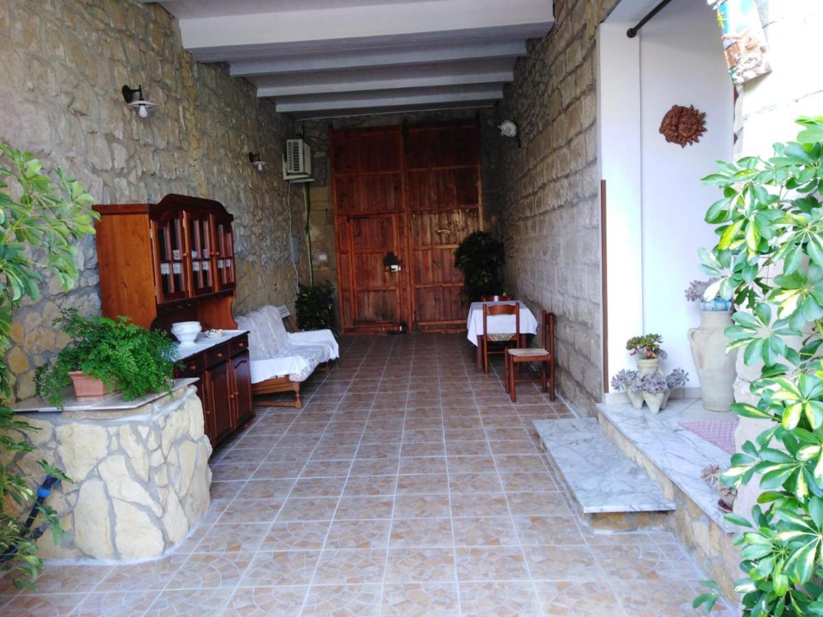 Anticacasaliori Bed & Breakfast Dolianova Bagian luar foto